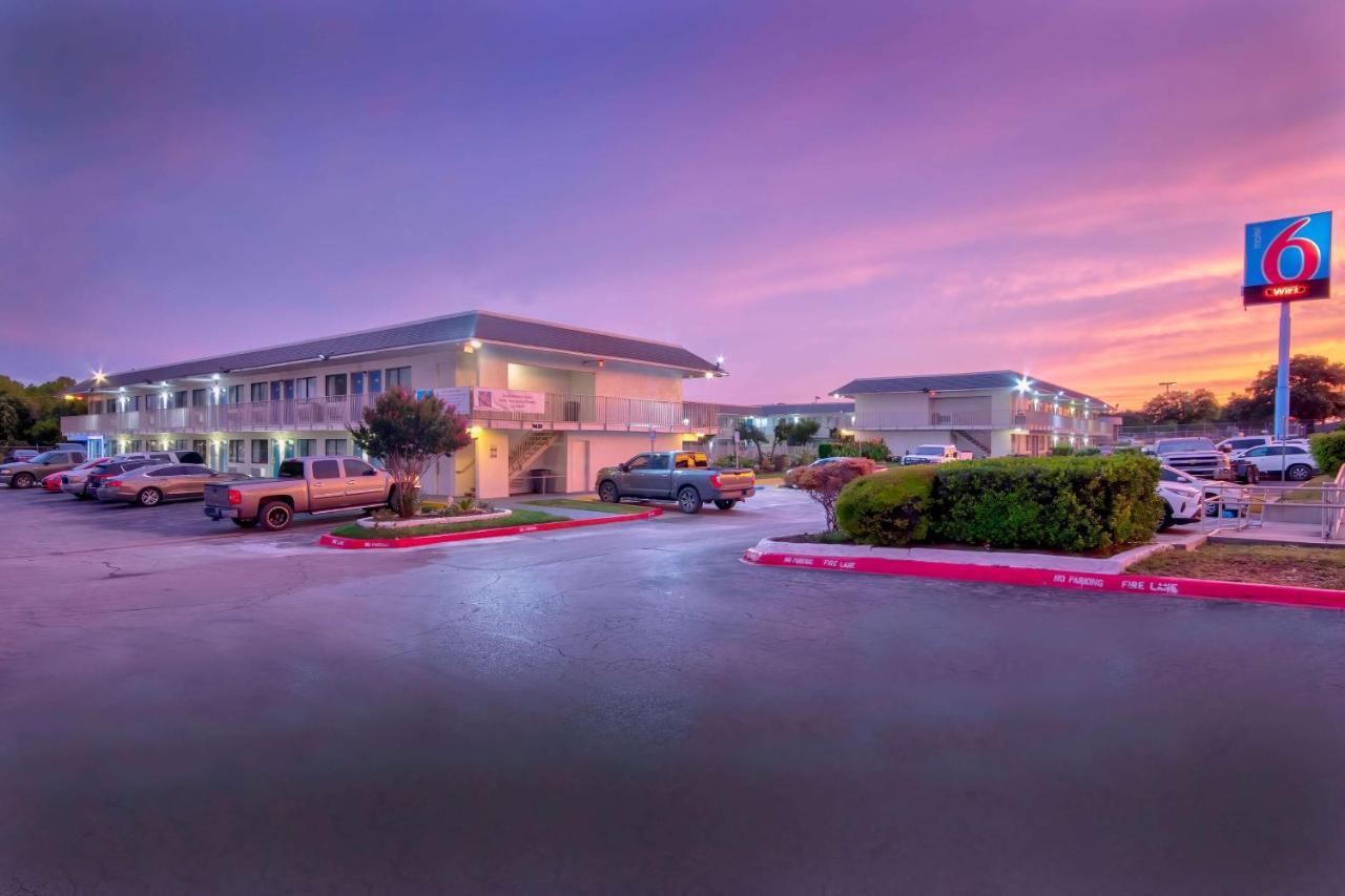 Motel 6-Austin, Tx - North ภายนอก รูปภาพ