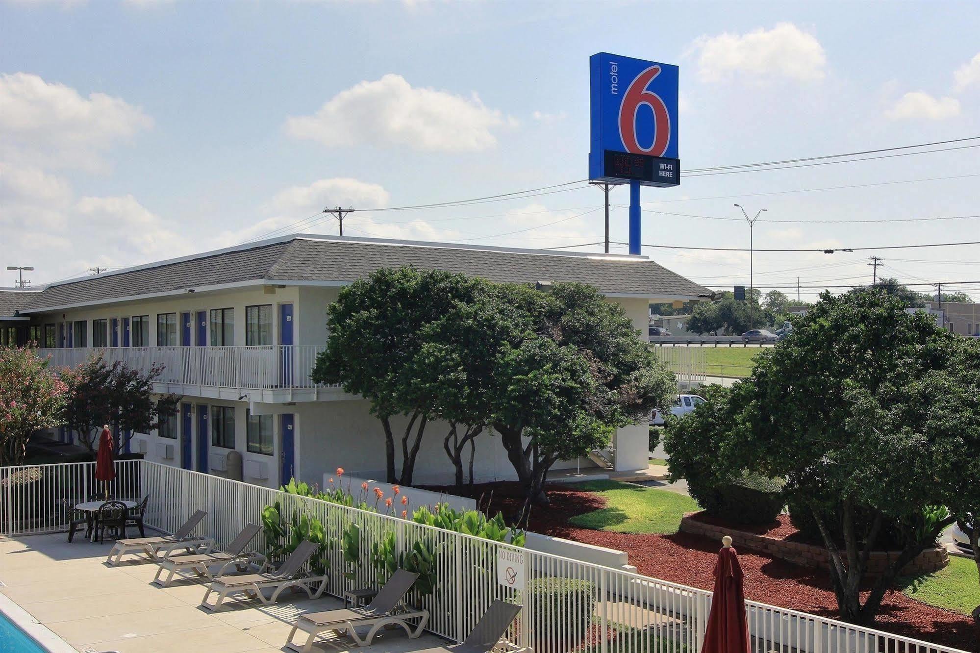 Motel 6-Austin, Tx - North ภายนอก รูปภาพ